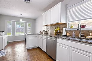 1305 W Grauwyler Rd, Irving, TX 75061 - Photo 7