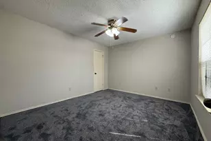 1723 Crest Grove Dr, Arlington, TX 76012 - Photo 9