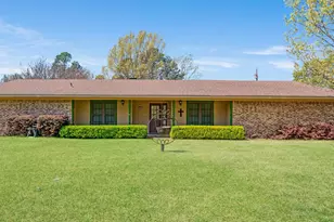 695 20th St NE, Paris, TX 75460 - Photo 1