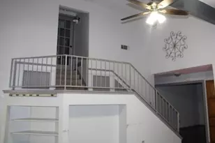 915 W Lovers Ln, Arlington, TX 76013 - Photo 7