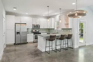 656 Bishop Heights Ln, Dallas, TX 75208 - Photo 3