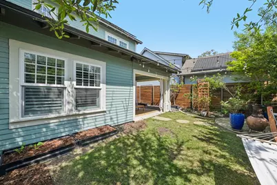 656 Bishop Heights Lane, Dallas, TX 75208 - Photo 25