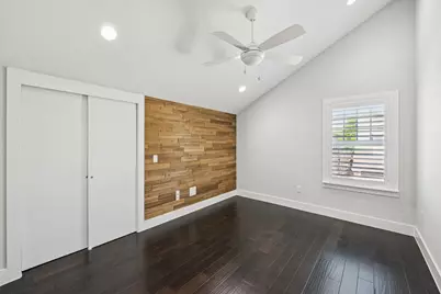 656 Bishop Heights Lane, Dallas, TX 75208 - Photo 17