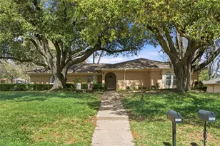 2326 Forest Hills Rd, Grapevine, TX 76051 - Photo 1