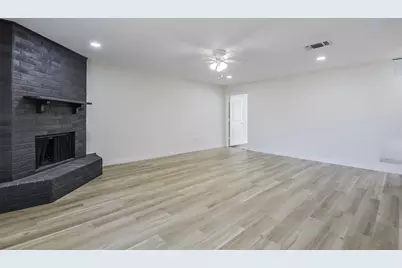 3813 Arnold Drive, Fort Worth, TX 76140 - Photo 3