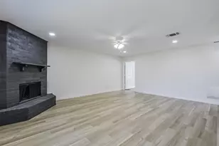 3813 Arnold Dr, Fort Worth, TX 76140 - Photo 3