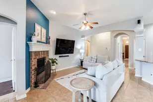 705 Lovebird Ln, Little Elm, TX 75068 - Photo 9