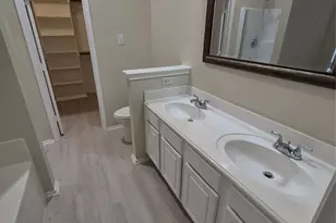 1001 Rock Springs Dr, Burleson, TX 76028 - Photo 15