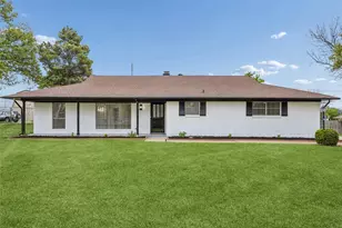 1702 Northcrest Dr, Arlington, TX 76012 - Photo 1