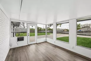 1702 Northcrest Dr, Arlington, TX 76012 - Photo 29