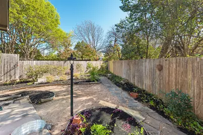 7844 High Oaks Circle, Dallas, TX 75231 - Photo 19