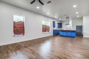 3423 S Harwood St, Dallas, TX 75215 - Photo 3