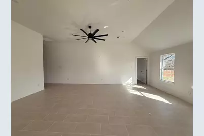 504 Bellaire Circle, Mineral Wells, TX 76067 - Photo 5