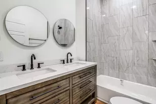 3423 S Harwood St, Dallas, TX 75215 - Photo 9