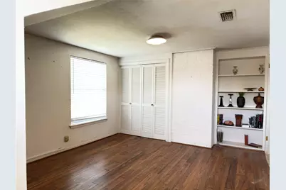 1102 N Edwards Court, Irving, TX 75062 - Photo 23