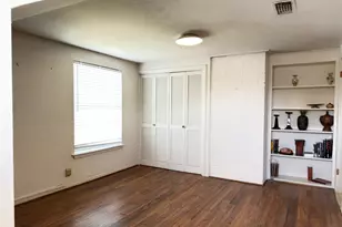 1102 N Edwards Ct, Irving, TX 75062 - Photo 23