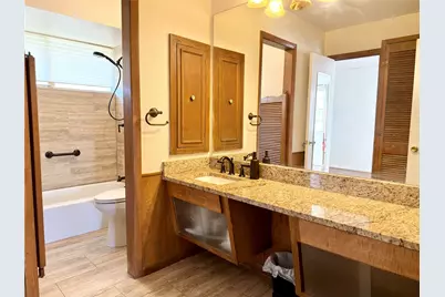 1102 N Edwards Court, Irving, TX 75062 - Photo 13