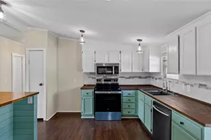 401 Barker St, Bowie, TX 76230 - Photo 11