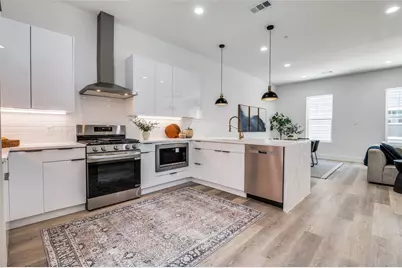 631 N Tyler Street #304, Dallas, TX 75208 - Photo 11