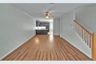 1701 S 12th Street #1204, Waco, TX 76706 - Photo 5