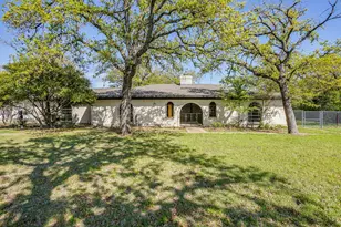 1417 Tarver Rd, Burleson, TX 76028 - Photo 3
