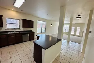 421 Sandy Creek Dr, Fort Worth, TX 76131 - Photo 7