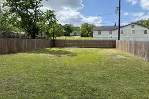 406 E Shepherd St, Denison, TX 75021 - Photo 7