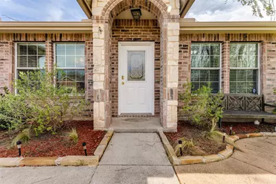 725 Redwing Drive, Saginaw, TX 76131 - Photo 3