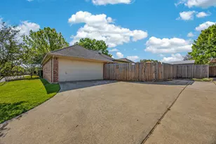 301 Raintree Dr, Highland Village, TX 75077 - Photo 7