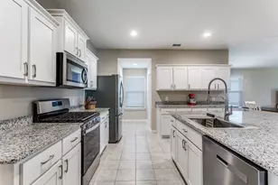 605 Basteen Ln, Justin, TX 76247 - Photo 5