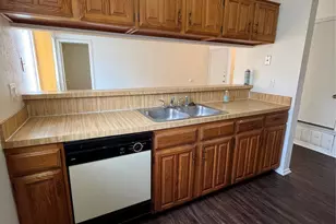 1435 Brook Meadow Cir, Lancaster, TX 75134 - Photo 5