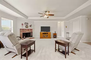 704 Bastrop Dr, Arlington, TX 76002 - Photo 5