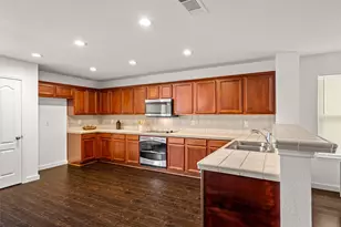 5311 Freestone Dr, Grand Prairie, TX 75052 - Photo 11