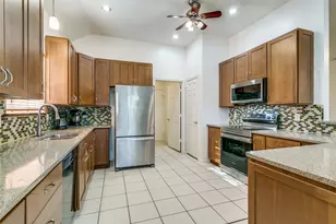 977 Valley View Dr, Lewisville, TX 75067 - Photo 11