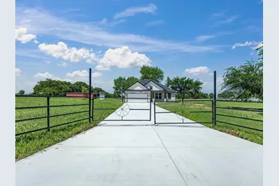 1569 Well Service Road, Bowie, TX 76230 - Photo 5