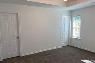 521 E Sears St, Denison, TX 75021 - Photo 7