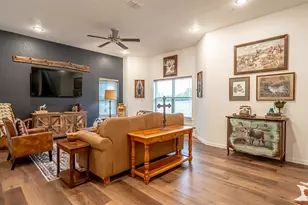 1219 Beaconsfield Lane, Arlington, TX 76011 - Photo 3