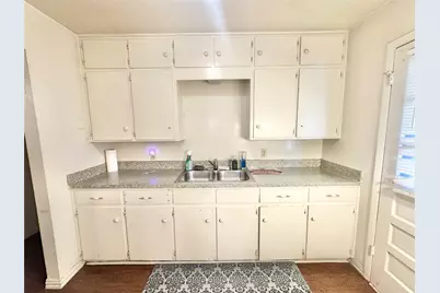 915 N 7th Street, Sanger, TX 76266 - Photo 5