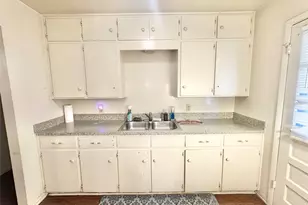 915 N 7th St, Sanger, TX 76266 - Photo 5