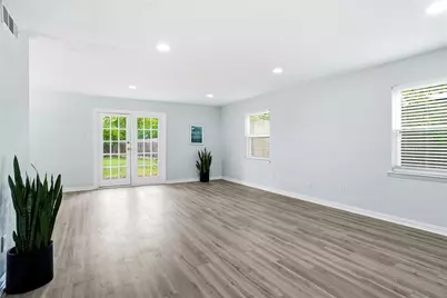 2823 Ermine Way, Farmers Branch, TX 75234 - Photo 5