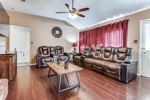 3132 Pheasant Run Ct, Grand Prairie, TX 75052 - Photo 5