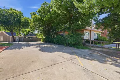 1306 N Locust Street, Denton, TX 76201 - Photo 39