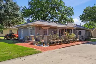 1306 N Locust St, Denton, TX 76201 - Photo 37