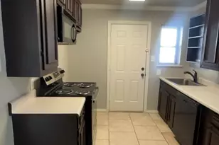 502 19th St, Grand Prairie, TX 75050 - Photo 5