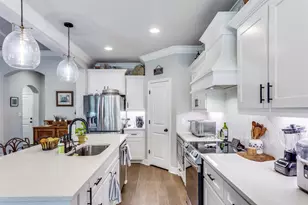 805 Woodhaven Ct, Granbury, TX 76048 - Photo 11