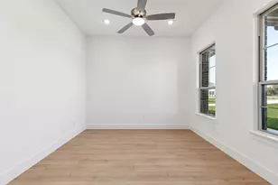 133 Swan Lake Dr, Waxahachie, TX 75165 - Photo 3