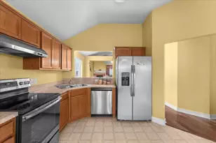 427 Cranbrook Ln, Grand Prairie, TX 75052 - Photo 9