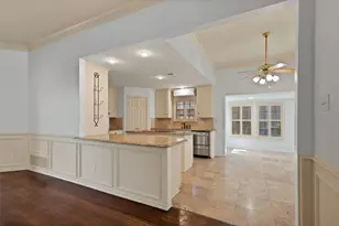 2930 Woodland Hills Dr, Grapevine, TX 76051 - Photo 5