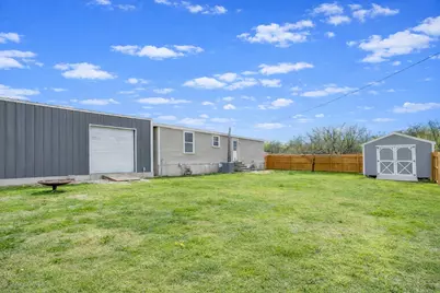 202 S Avenue C, Blum, TX 76627 - Photo 5