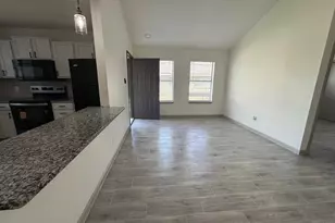 1119 College St, Grand Prairie, TX 75050 - Photo 7